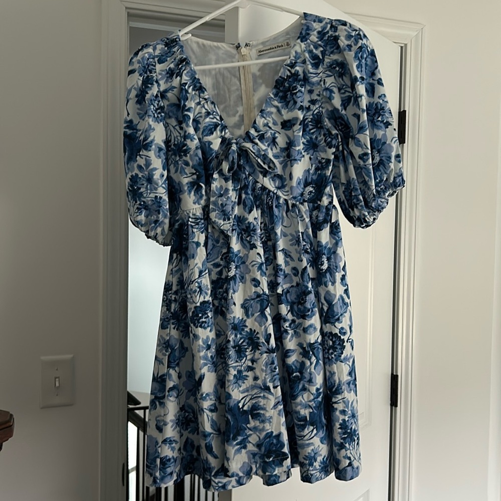 Abercrombie and Fitch Cinch Front Poplin Mini Dress